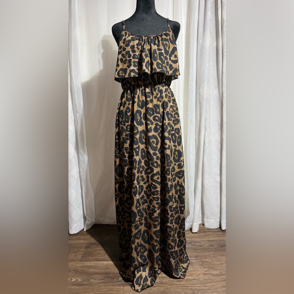 Preloved-Charming Charlie Dress, Leopard Print Maxi Dress, Adjustable Straps.